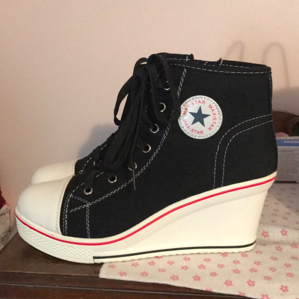 Black wedge sneakers